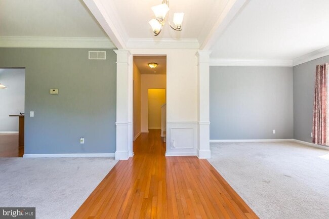 Building Photo - 684 Churchill Rd