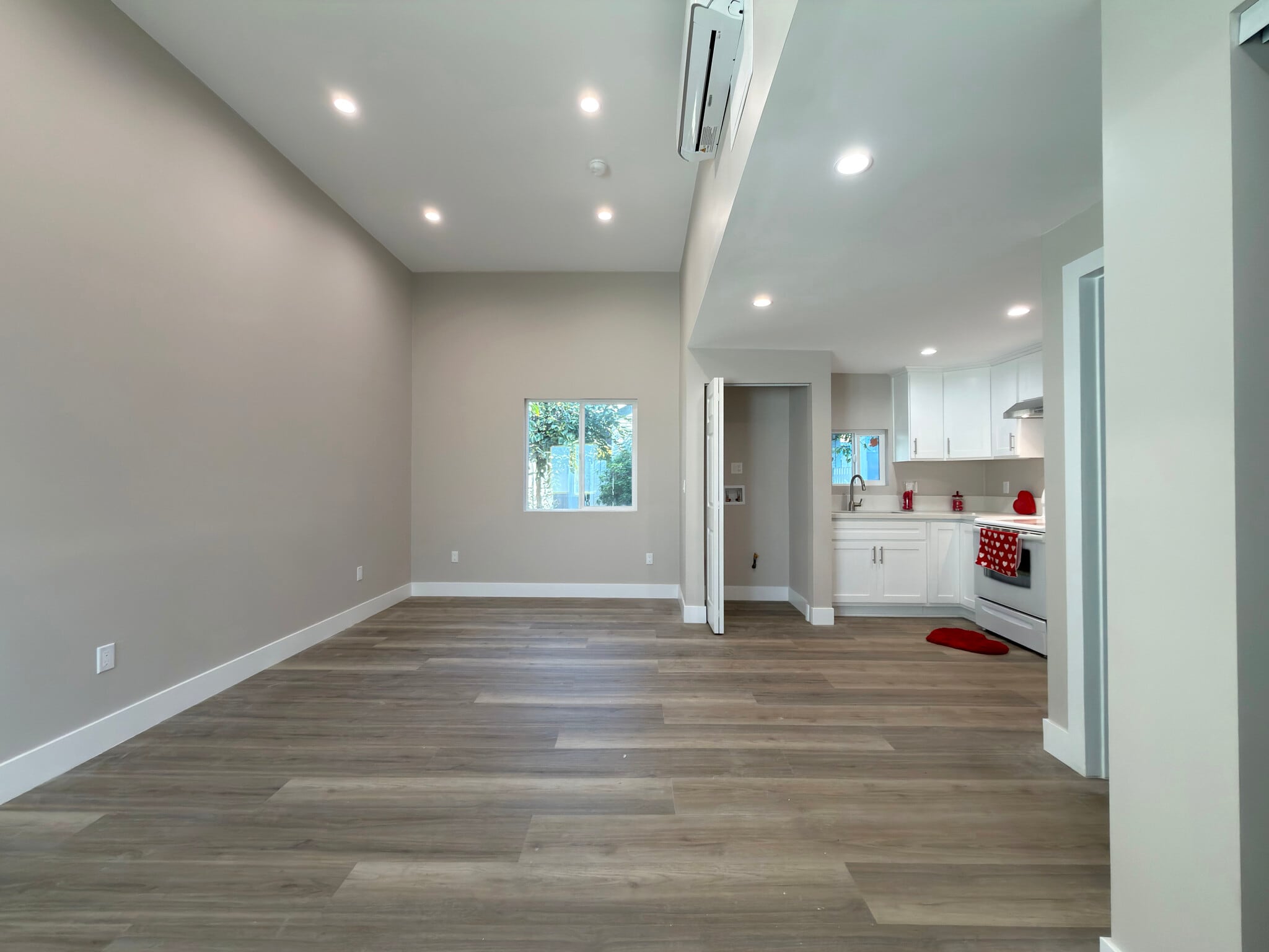 Building Photo - 1382 Molino Ave