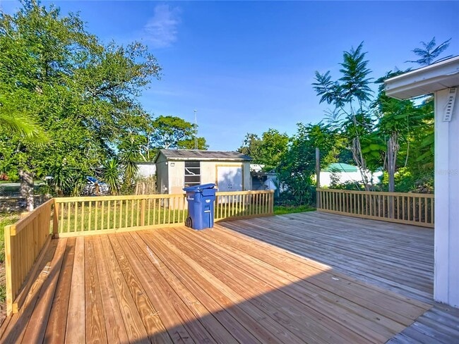 Building Photo - 317 Jessica St S