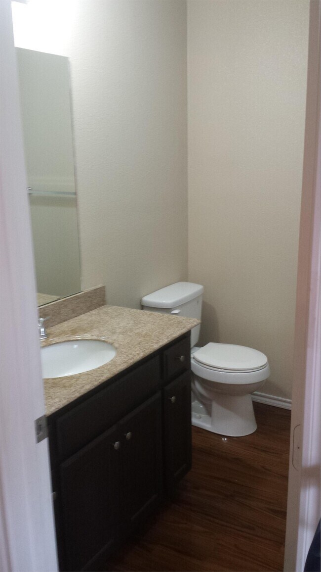 Building Photo - 310 Cooper St