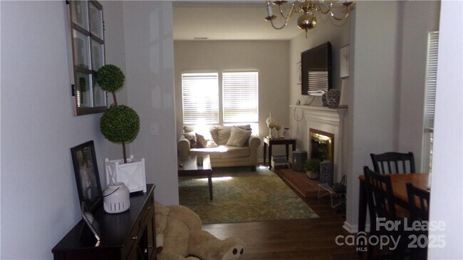 Building Photo - 17804 Delmas Dr
