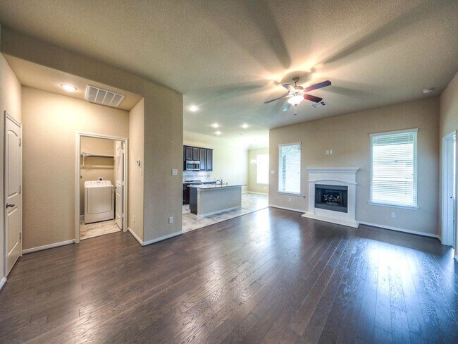 Building Photo - 1530 Holly Chase Ct