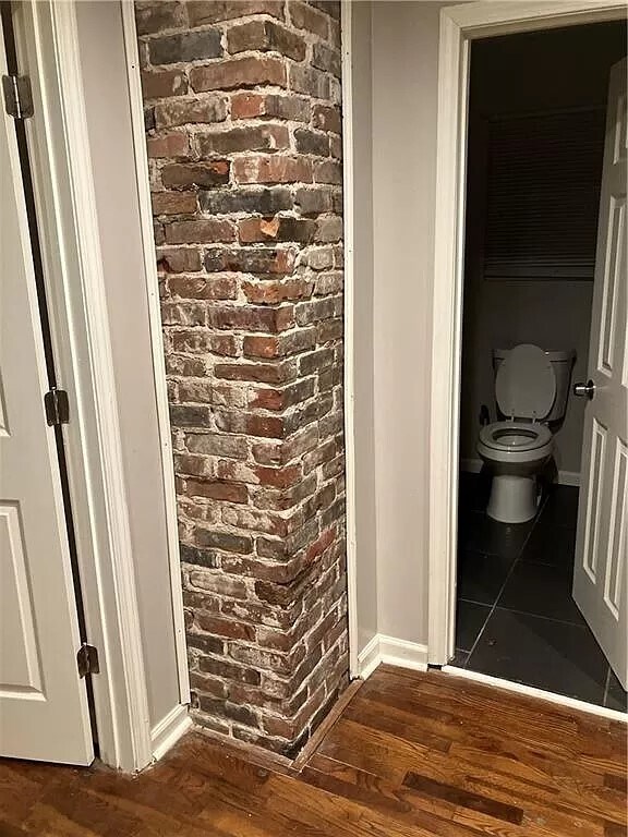 Building Photo - 828 Barnett Ave