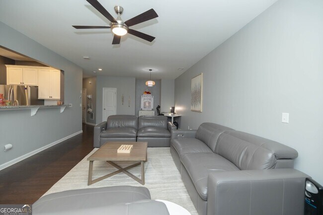 Building Photo - 7245 Heritage Oak Ct