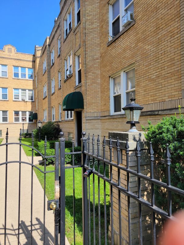 Building Photo - 4043 N Mozart St