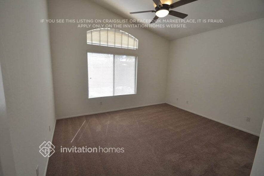 Building Photo - 10541 W Almeria Rd