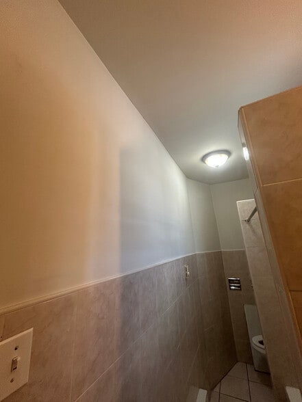 Building Photo - 1628 N 52nd St