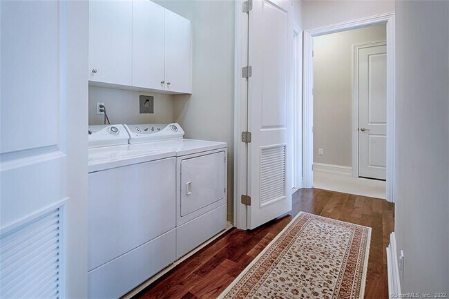 Building Photo - 100 Stone Ridge Way