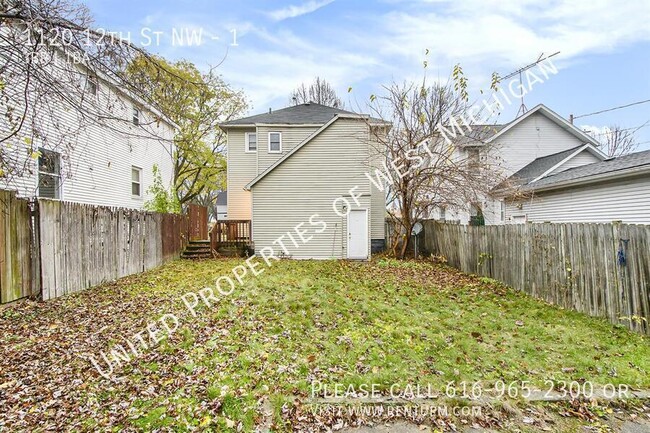 Building Photo - Available Now | 3 Bedroom 1 Bathroom Lower...