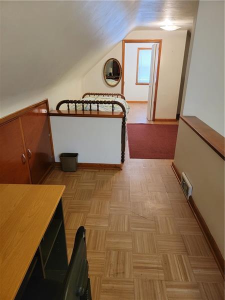 Building Photo - 302 South Dr