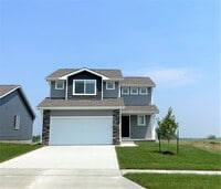 Building Photo - Newer Build Home in Beautiful Norwalk! HUG...