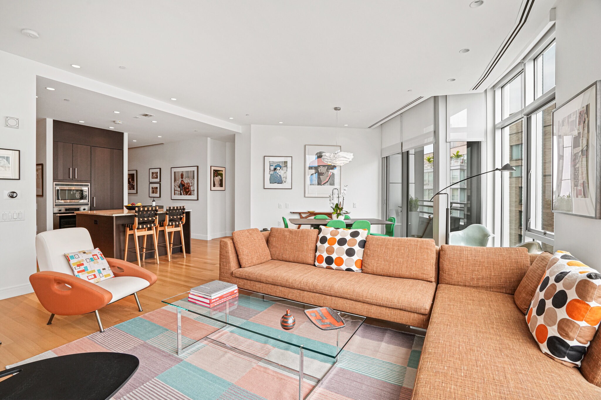 LR/DR - 1177 22nd St NW