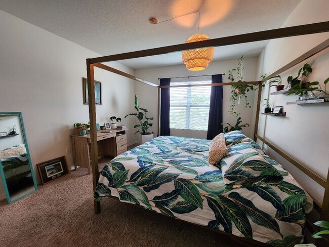 Building Photo - Beautifully 4-Bedroom, 2-Bath house in Lak...