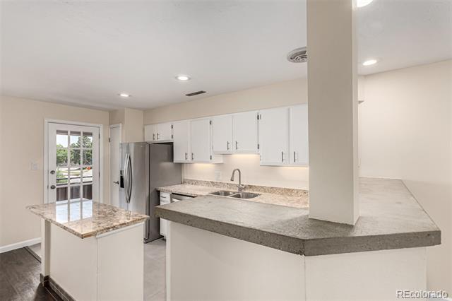 Building Photo - 2301 E Fremont Ave