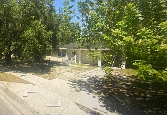 Primary Photo - 1331 S Summerlin Ave