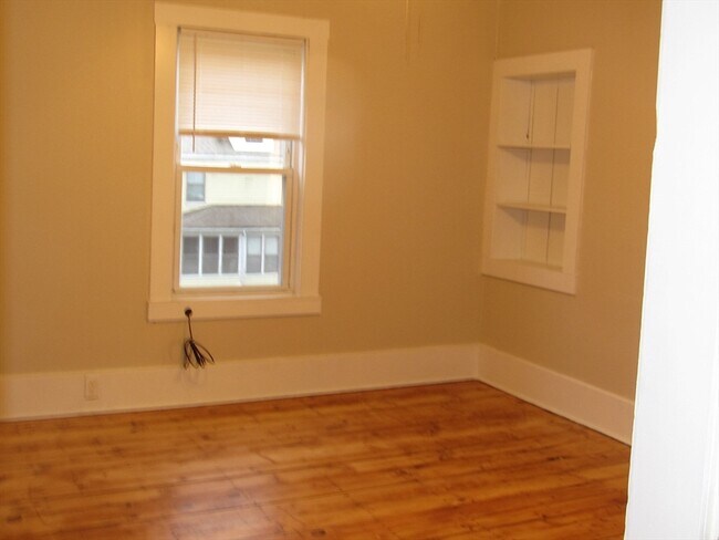 Building Photo - 2 Sturgis St