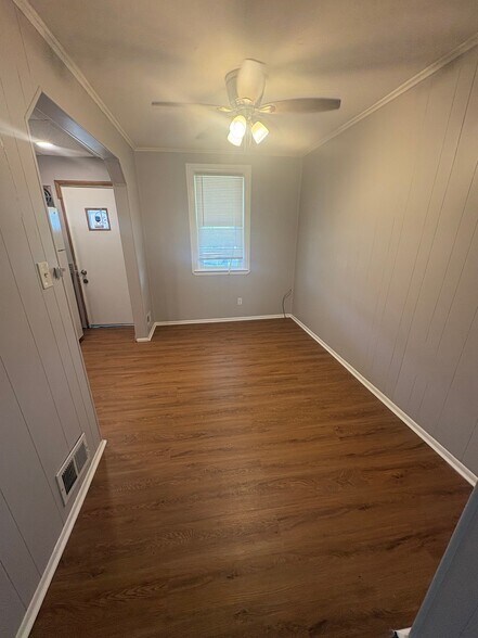 Building Photo - 333 N Grantley St