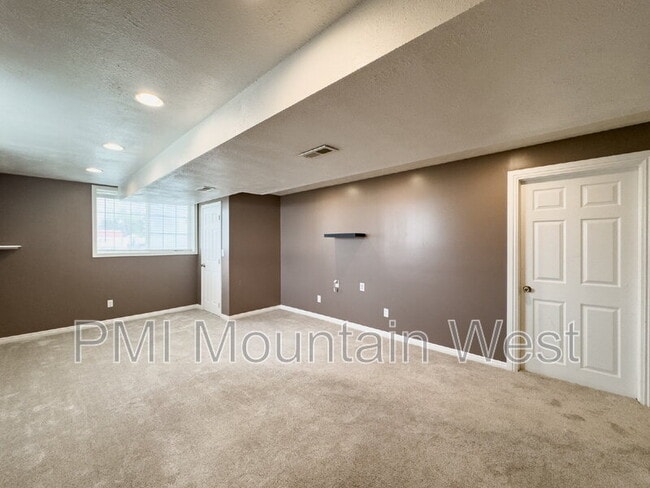 Building Photo - 2419 1850 N St
