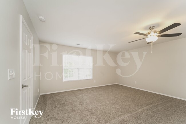 Building Photo - 4031 Larkhaven Village Dr