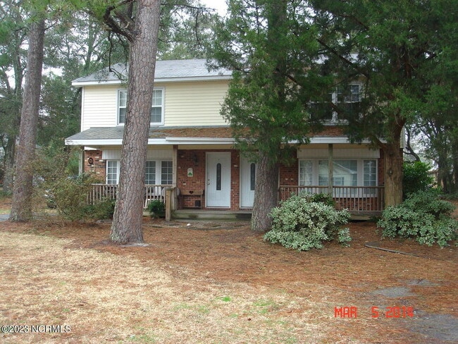 Building Photo - 422 E Leonard St