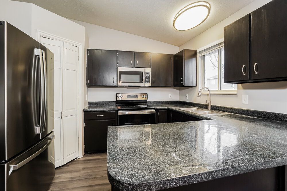 Building Photo - 5902 Woodview Dr