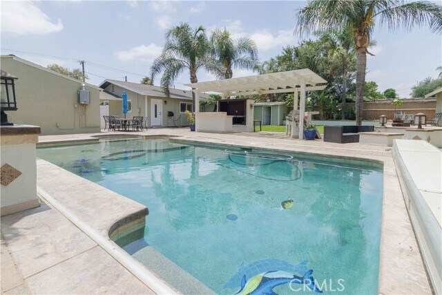 Building Photo - 10249 Jurupa Rd