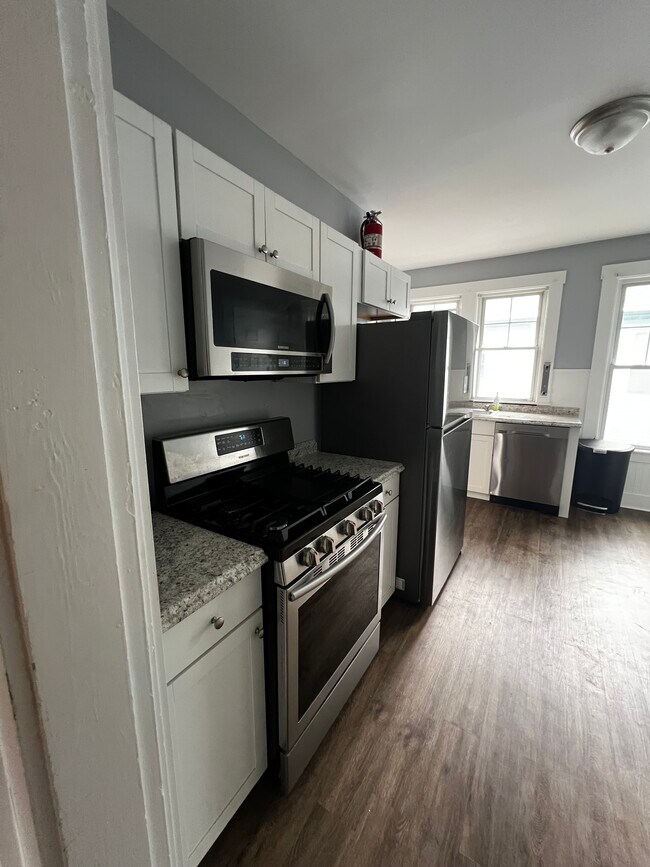 Building Photo - 83 Dartmouth St