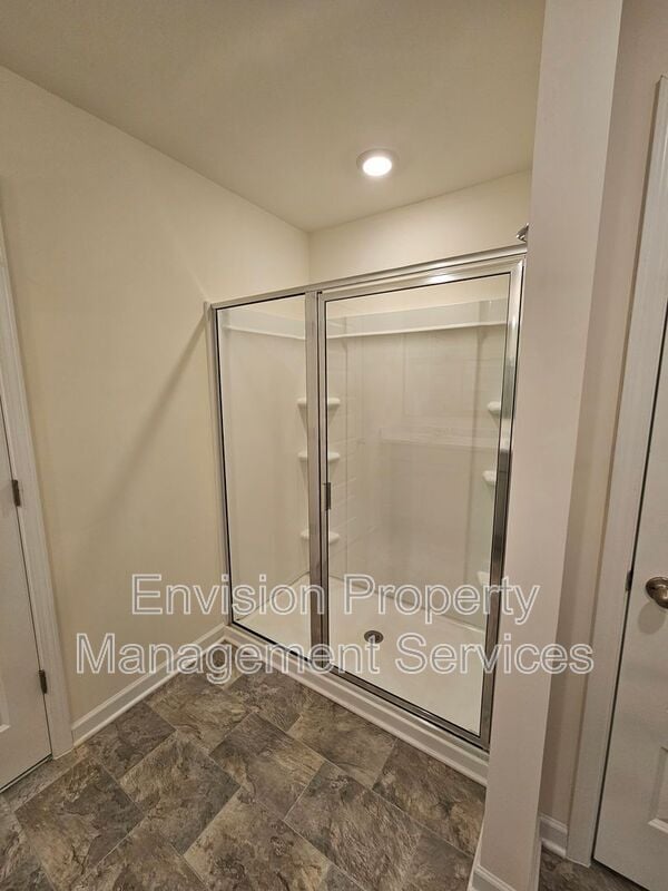 Building Photo - 611 Dairy Dr