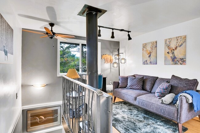 Building Photo - 8960 S Rex Ln