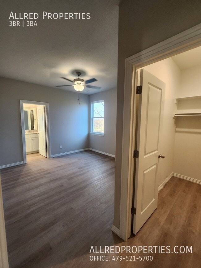 Building Photo - 1608 Casuarina Dr
