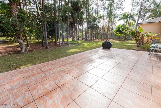 Building Photo - 590 6th St NE