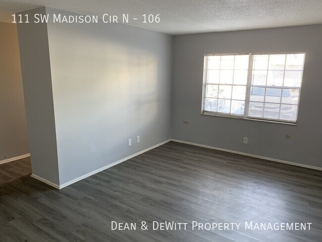Building Photo - 111 SW Madison Cir N