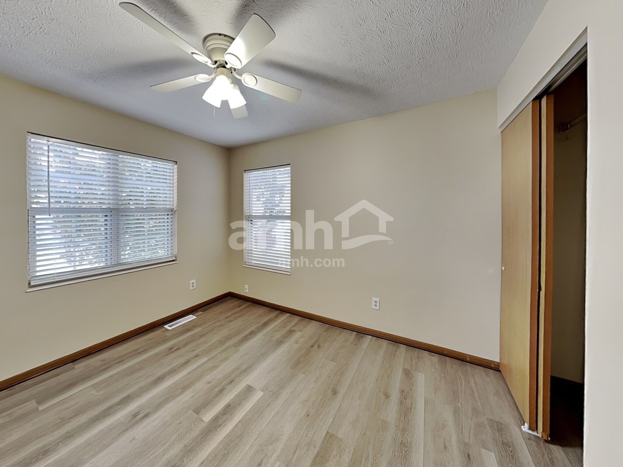 Building Photo - 1209 Nottingham Rd