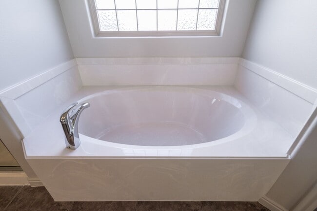 Building Photo - Beautiful 3 Bedroom Home Near Snow Canyon Parkway