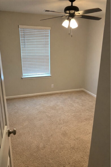 Building Photo - 1612 Liam Dr