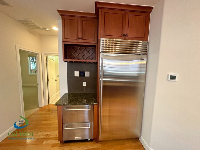 Building Photo - $7995 - Executive 4 bed, 3 full bath, Palo...