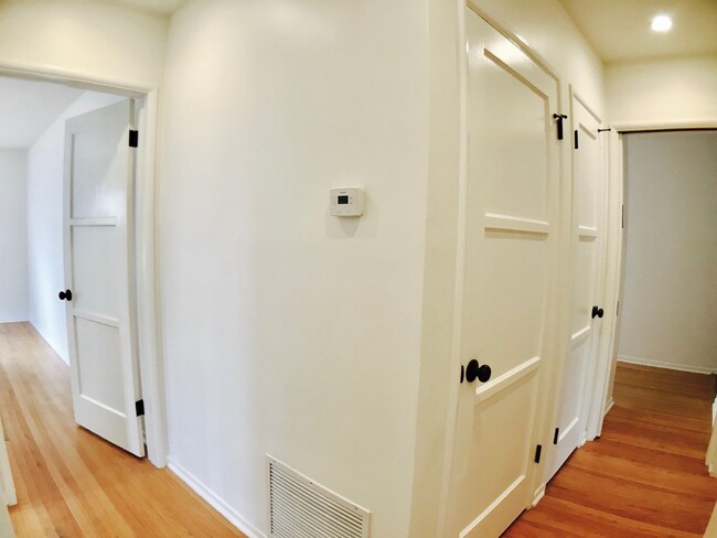 Building Photo - Prime Pocket of Studio City Across from St...