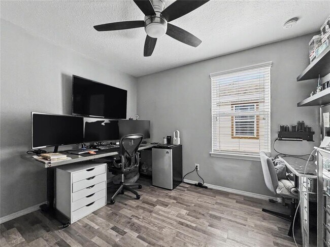 Building Photo - 4842 Chatterton Way