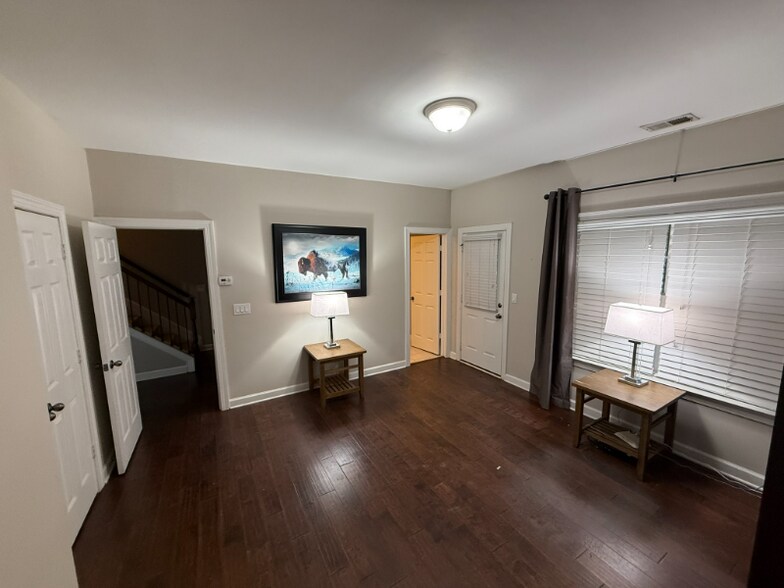 Building Photo - 2116 Cobblestone Cir NE