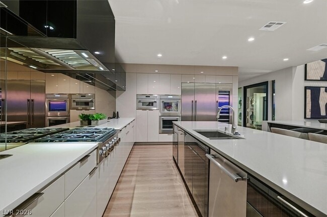 Building Photo - 807 Magnum Cliff Ct
