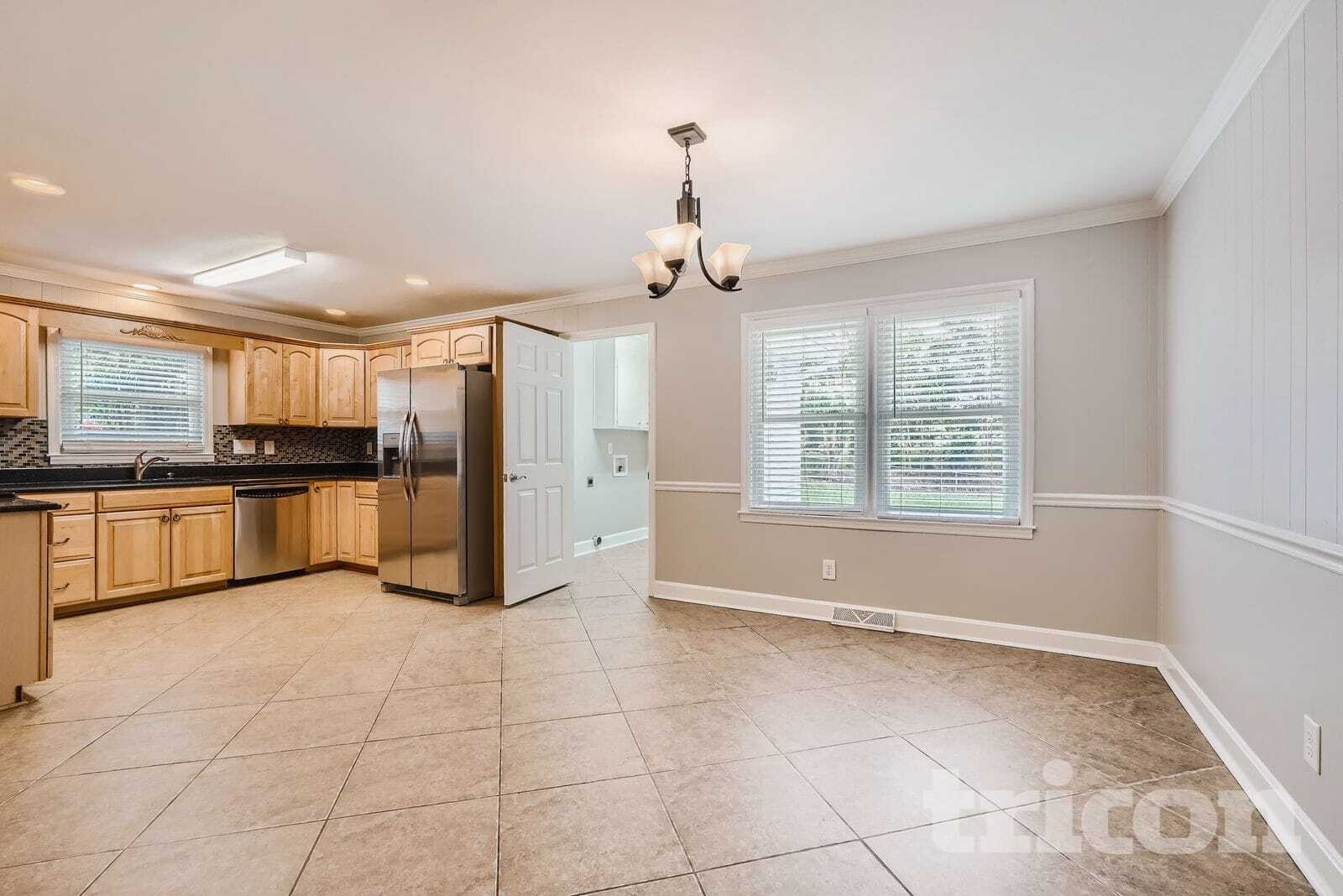 Building Photo - 7133 Starvalley Dr