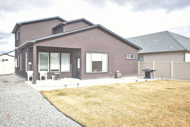Building Photo - 2469 Apex Ave
