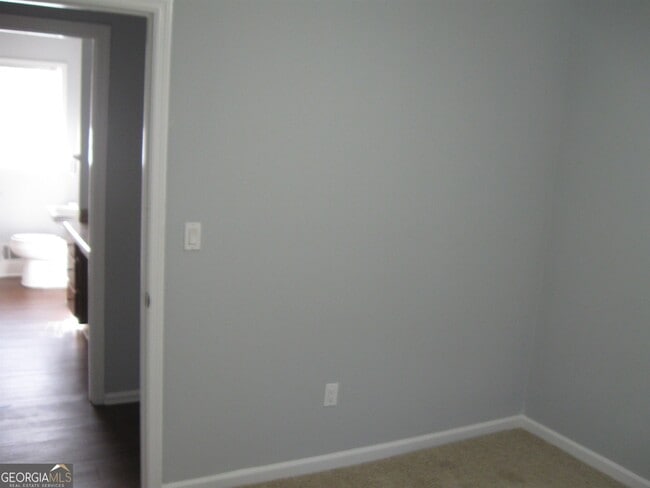 Building Photo - 210 E Richardson St