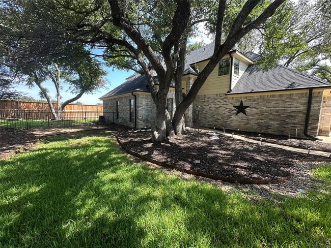 Building Photo - 918 Blue Spring Cir