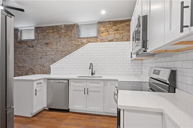 Building Photo - 360 Ponce De Leon Ave NE