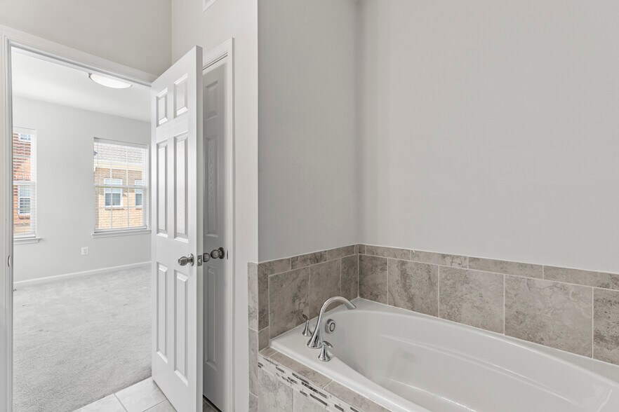 Primary Bathroom - 7125 Rowlock Aly