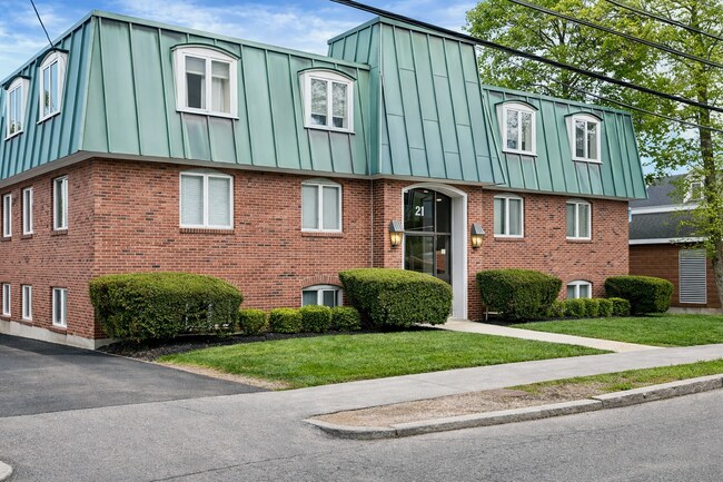 Building Photo - 21 Greenwood St