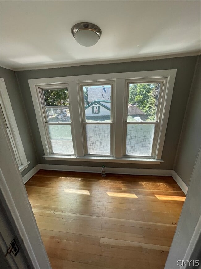 Building Photo - 47 Center St