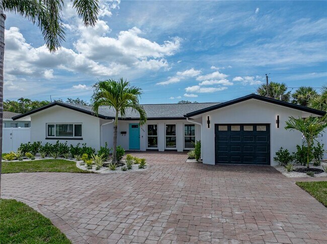 Building Photo - 6709 Cardinal Dr S