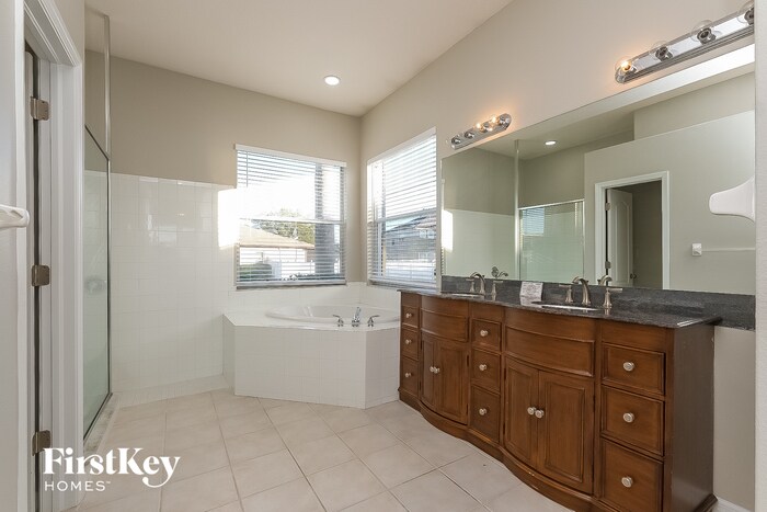 Building Photo - 5032 Balsam Dr